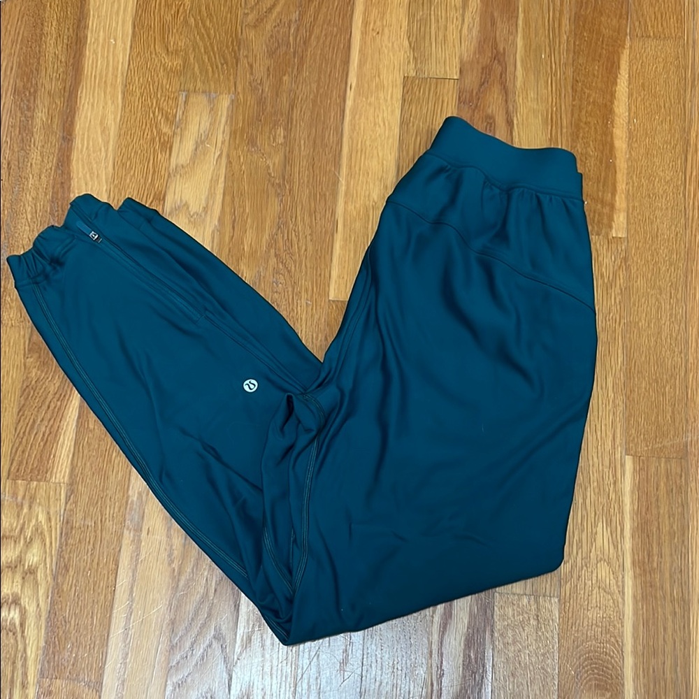 Lululemon Adapted State High Rise Fleece Joggers in Green Jasper